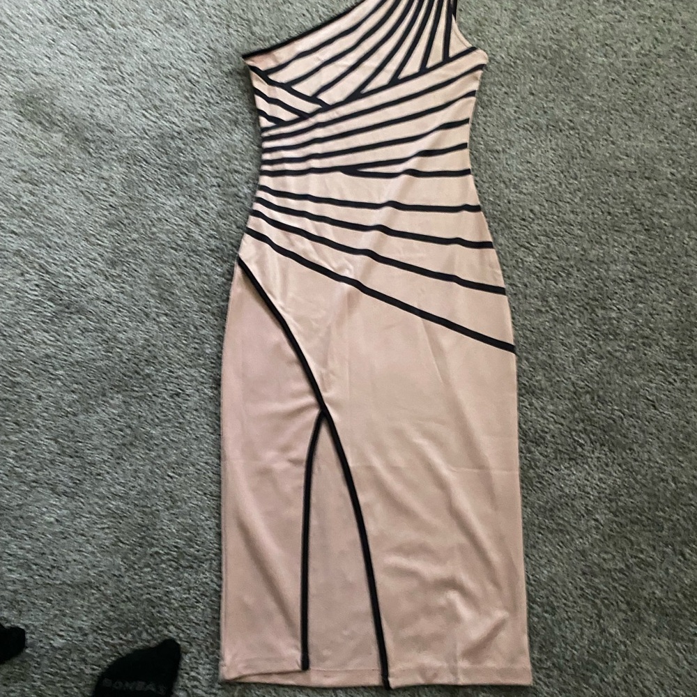 Elegant One-Shoulder Black and Cream Dress